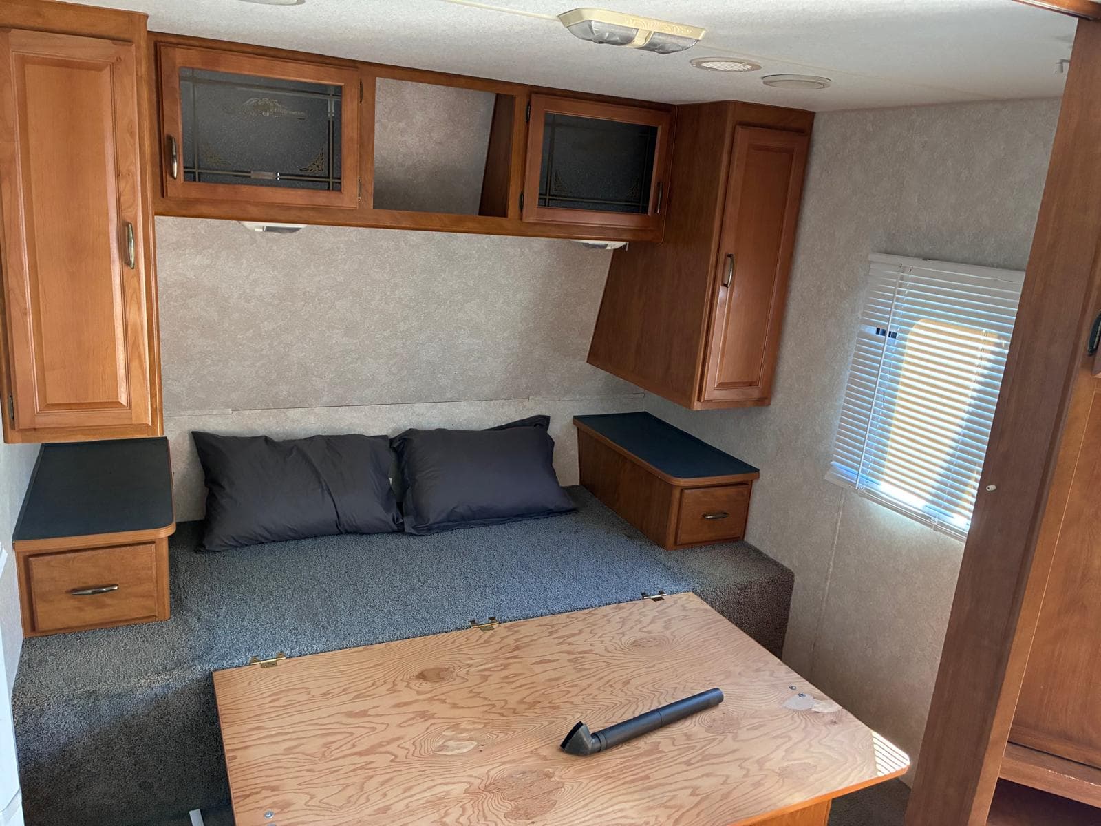 The Havilan Coach, view 3